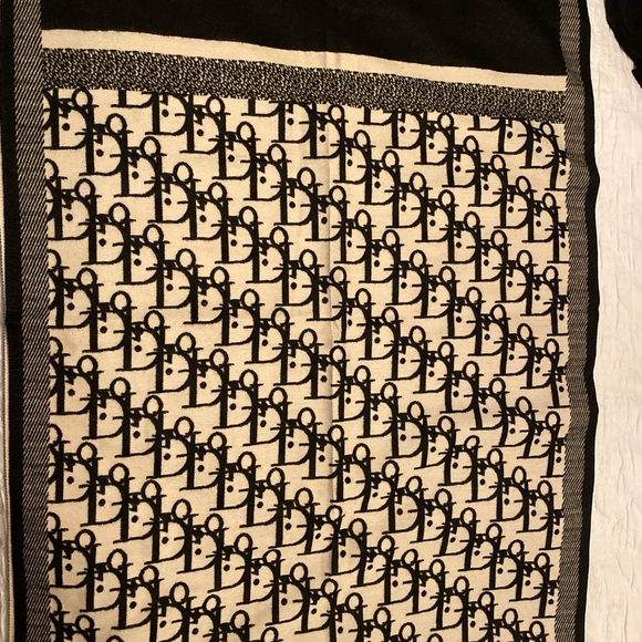 Dior Accessories - Dior Black and Cream Scarf